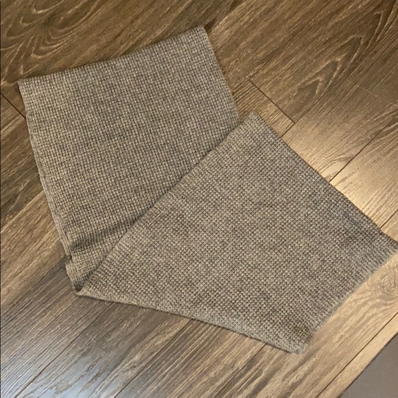 J. Crew Factory Grey Waffle Infinity Scarf - Picture 4 of 4